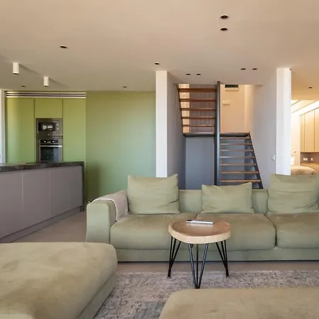 فيلة Olive أذيخي