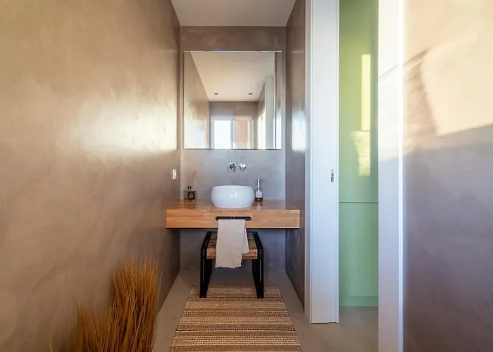 فيلة Olive أذيخي